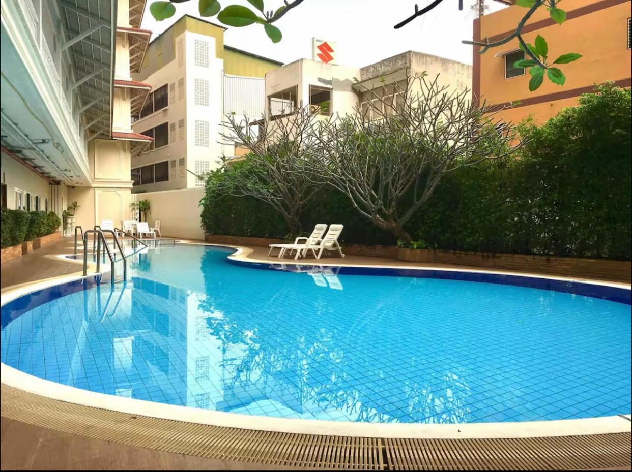 Baan Klang Condo Hotel Хуахін Екстер'єр фото