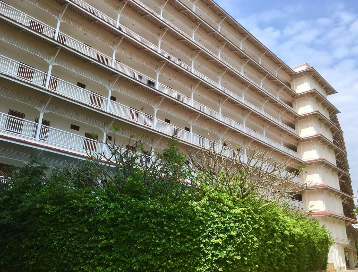 Baan Klang Condo Hotel Хуахін Екстер'єр фото
