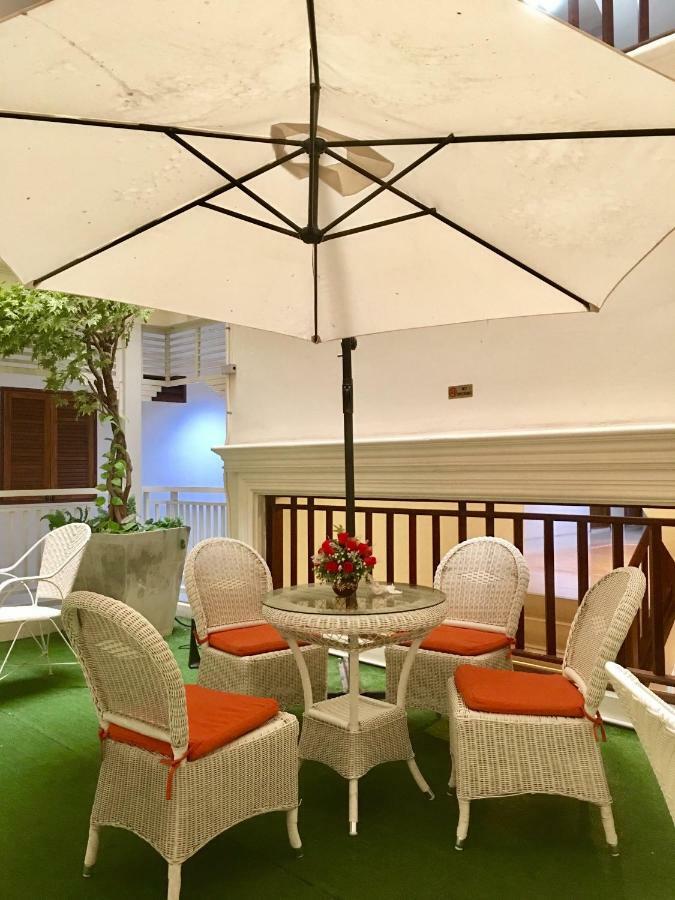 Baan Klang Condo Hotel Хуахін Екстер'єр фото